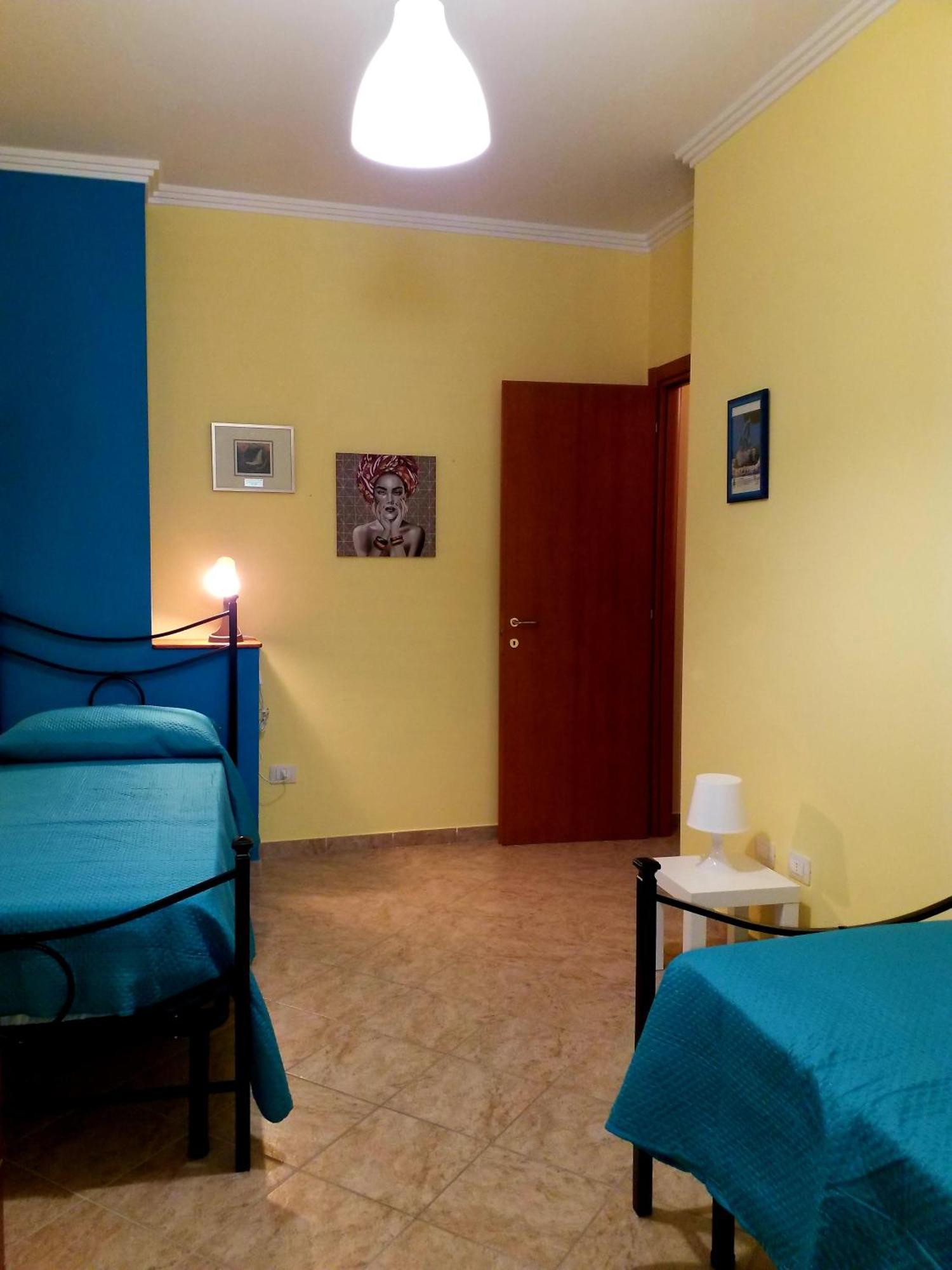 Apartamento Al Cortile Del Pozzo Delia Exterior foto