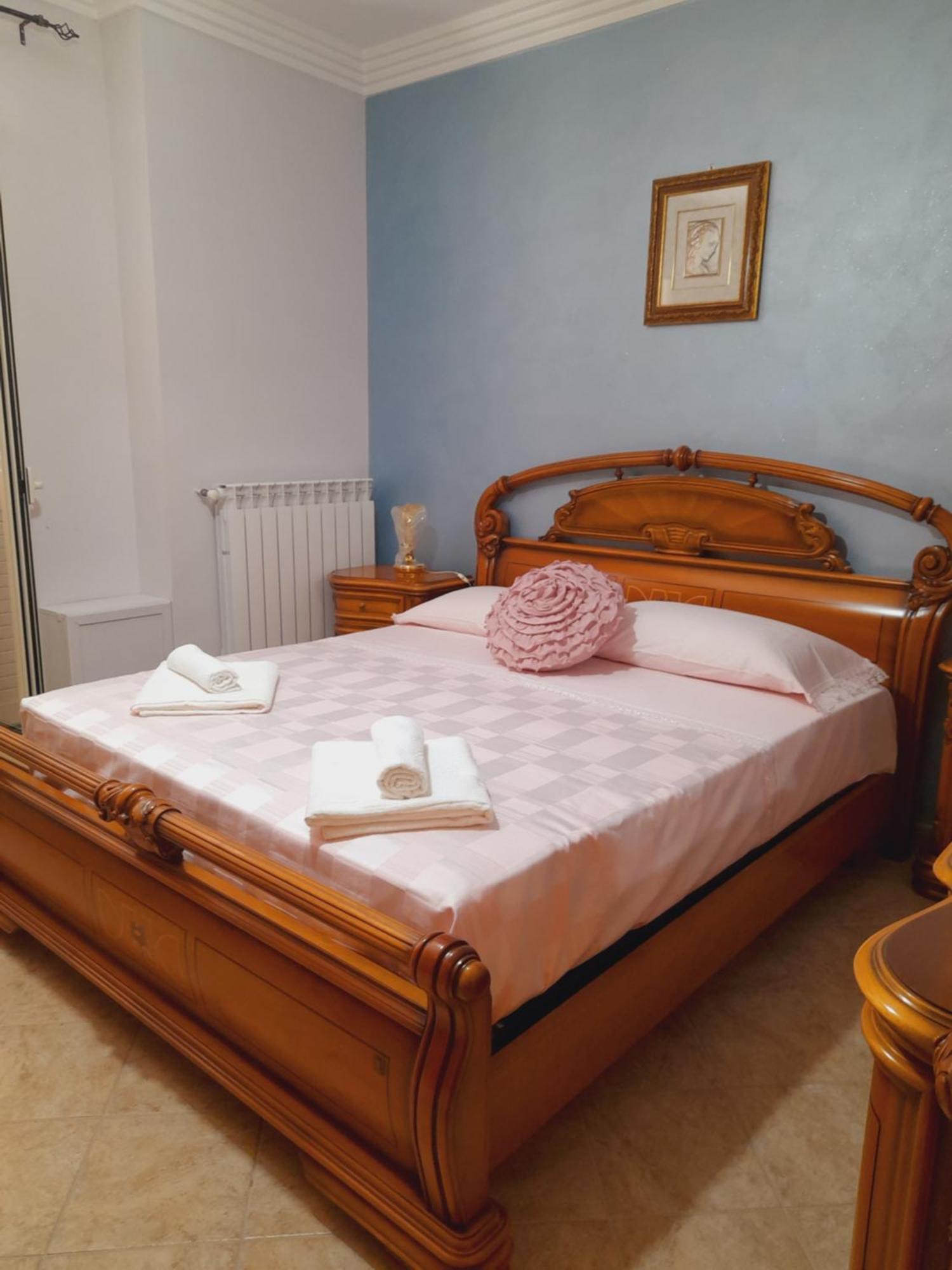 Apartamento Al Cortile Del Pozzo Delia Exterior foto