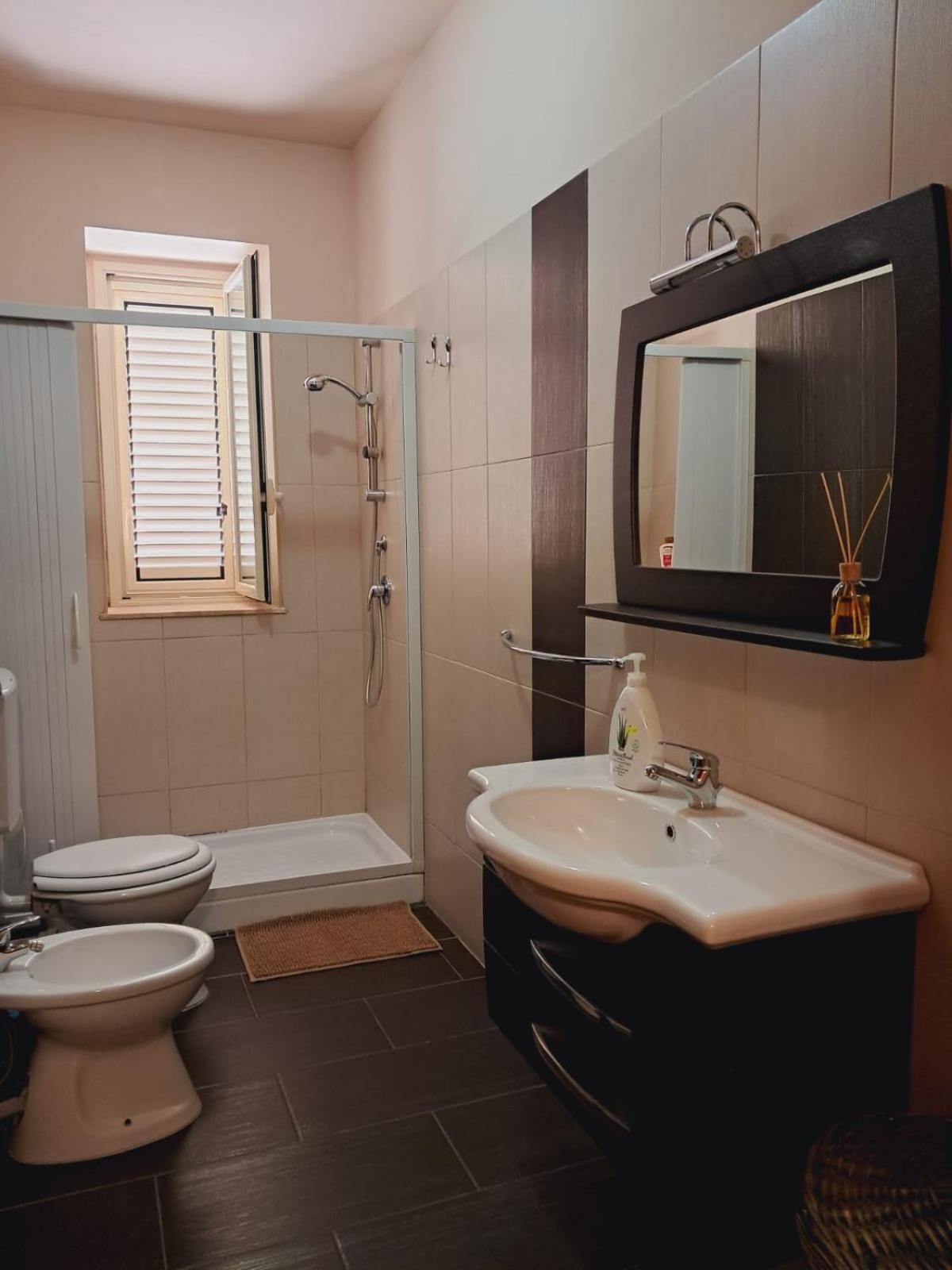 Apartamento Al Cortile Del Pozzo Delia Exterior foto