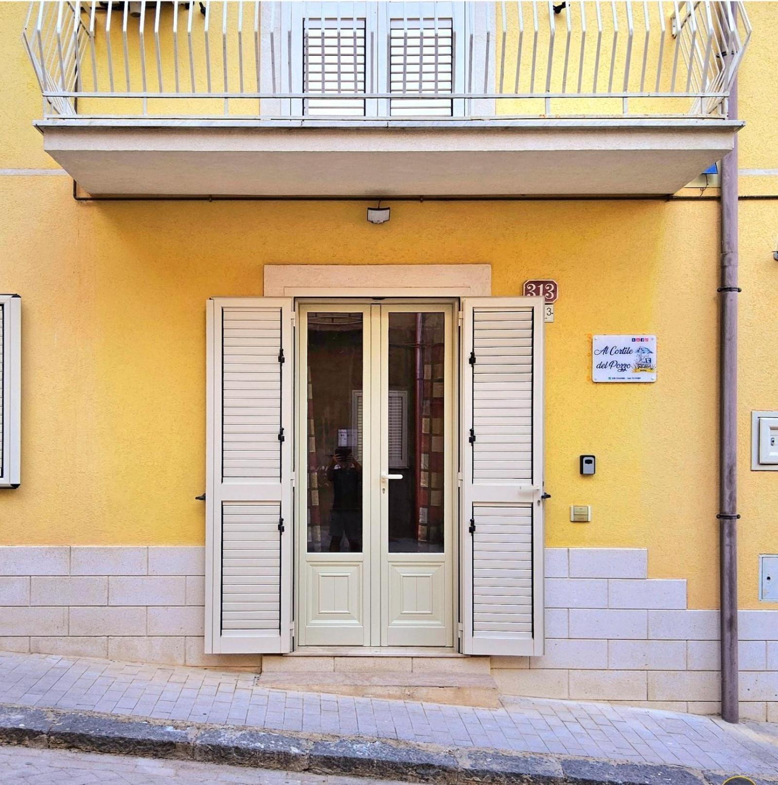 Apartamento Al Cortile Del Pozzo Delia Exterior foto