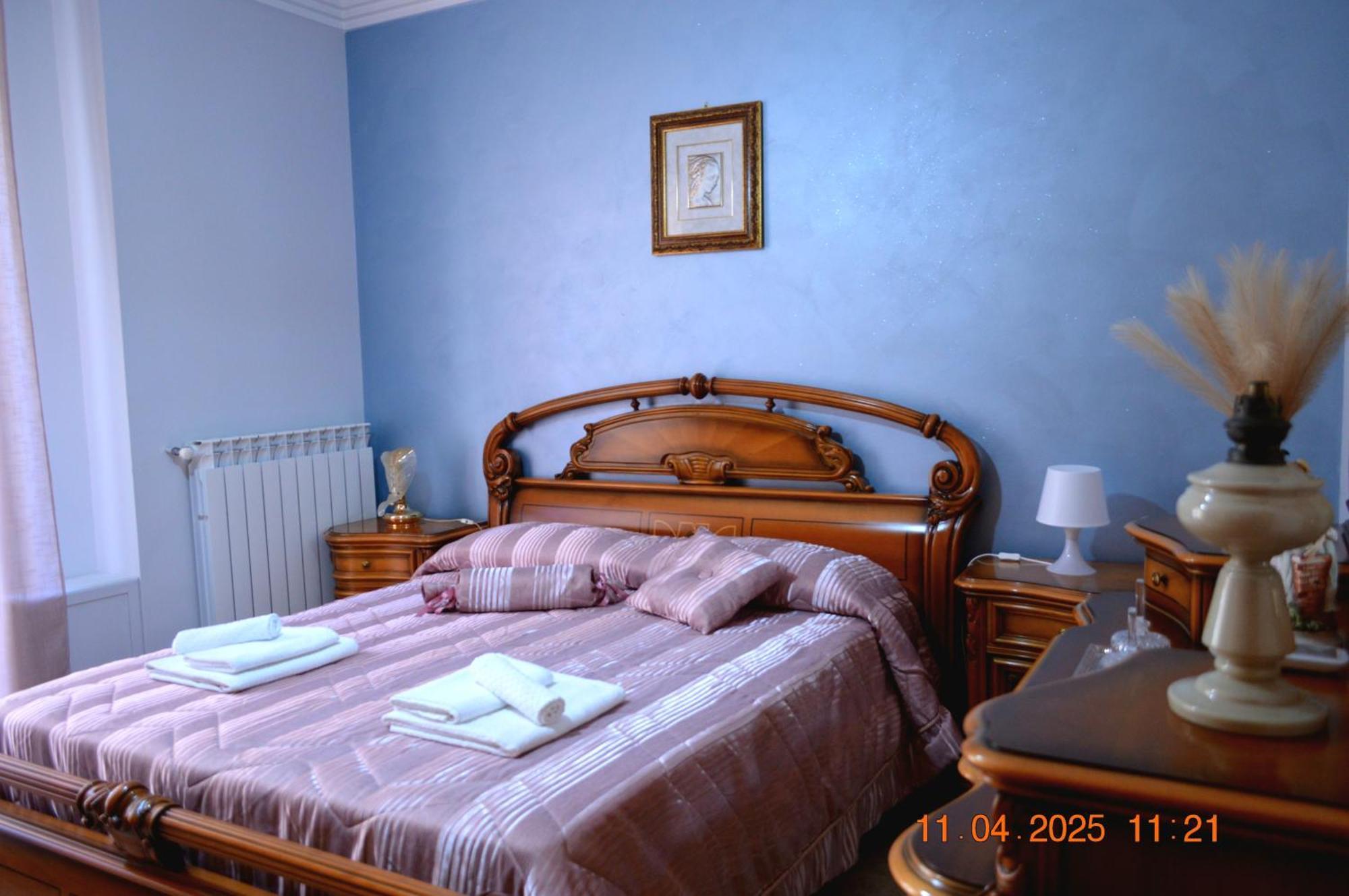 Apartamento Al Cortile Del Pozzo Delia Exterior foto