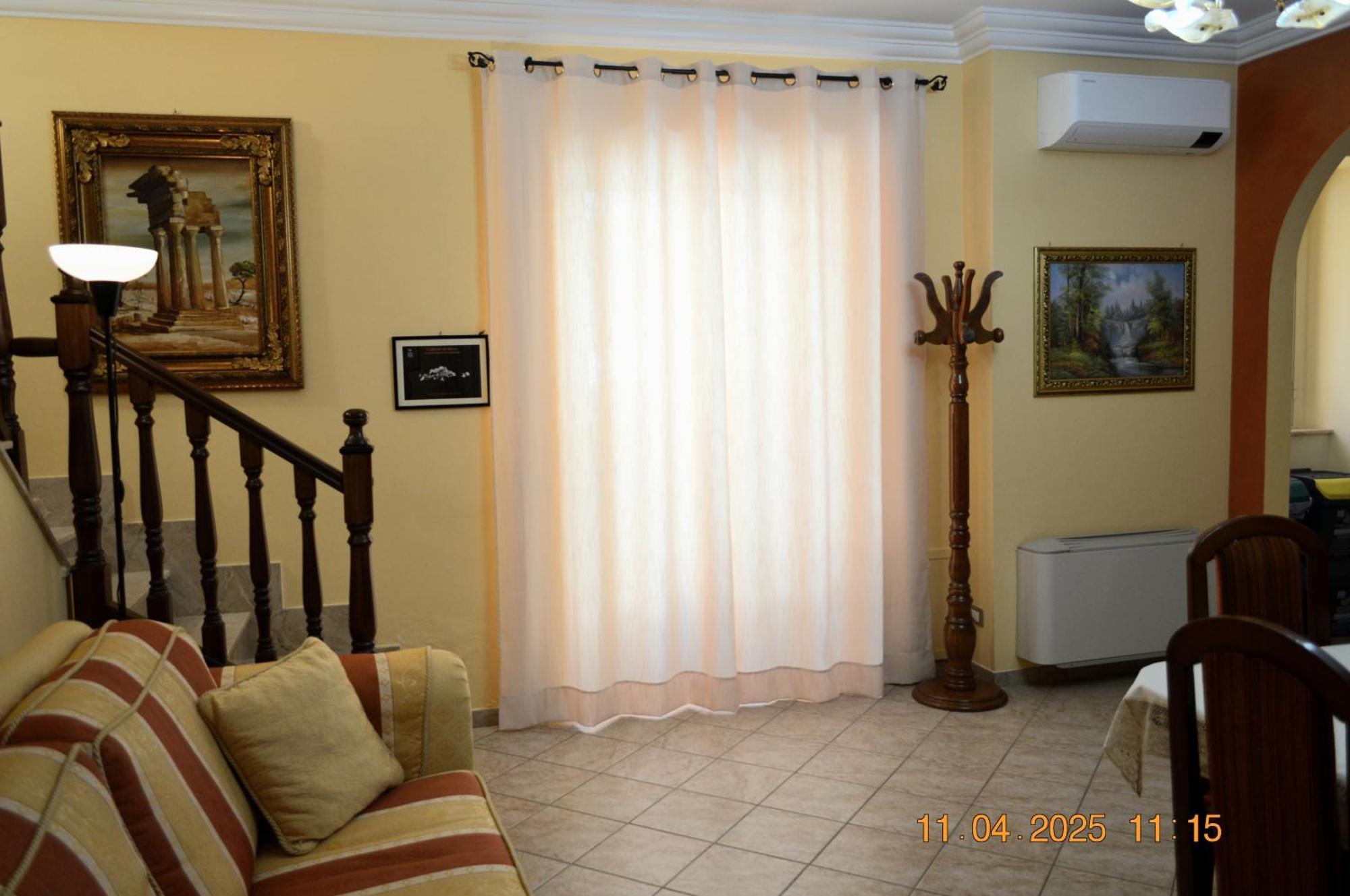 Apartamento Al Cortile Del Pozzo Delia Exterior foto