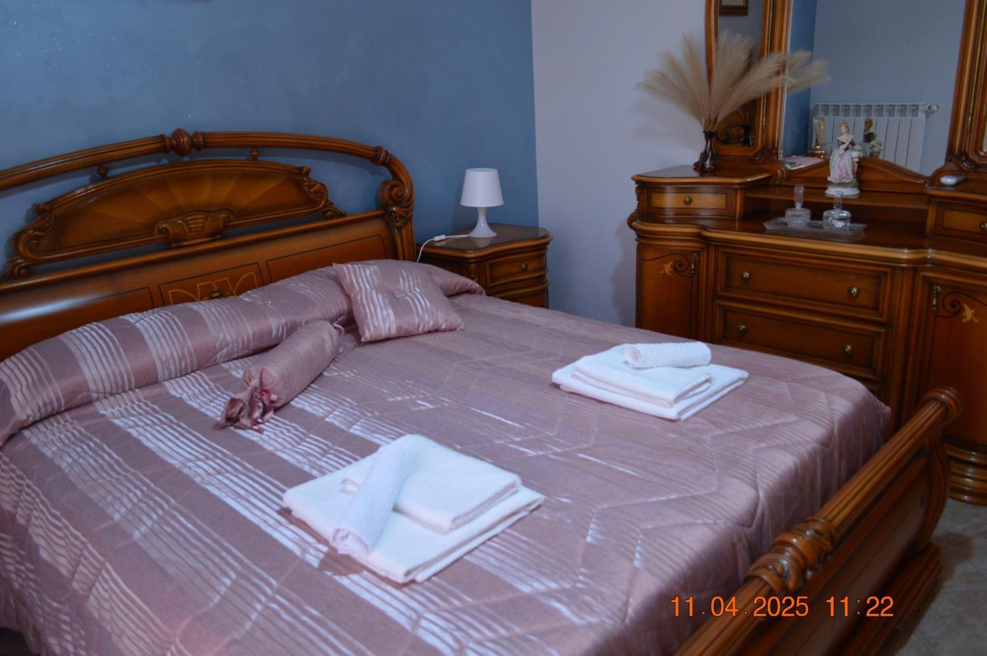 Apartamento Al Cortile Del Pozzo Delia Exterior foto