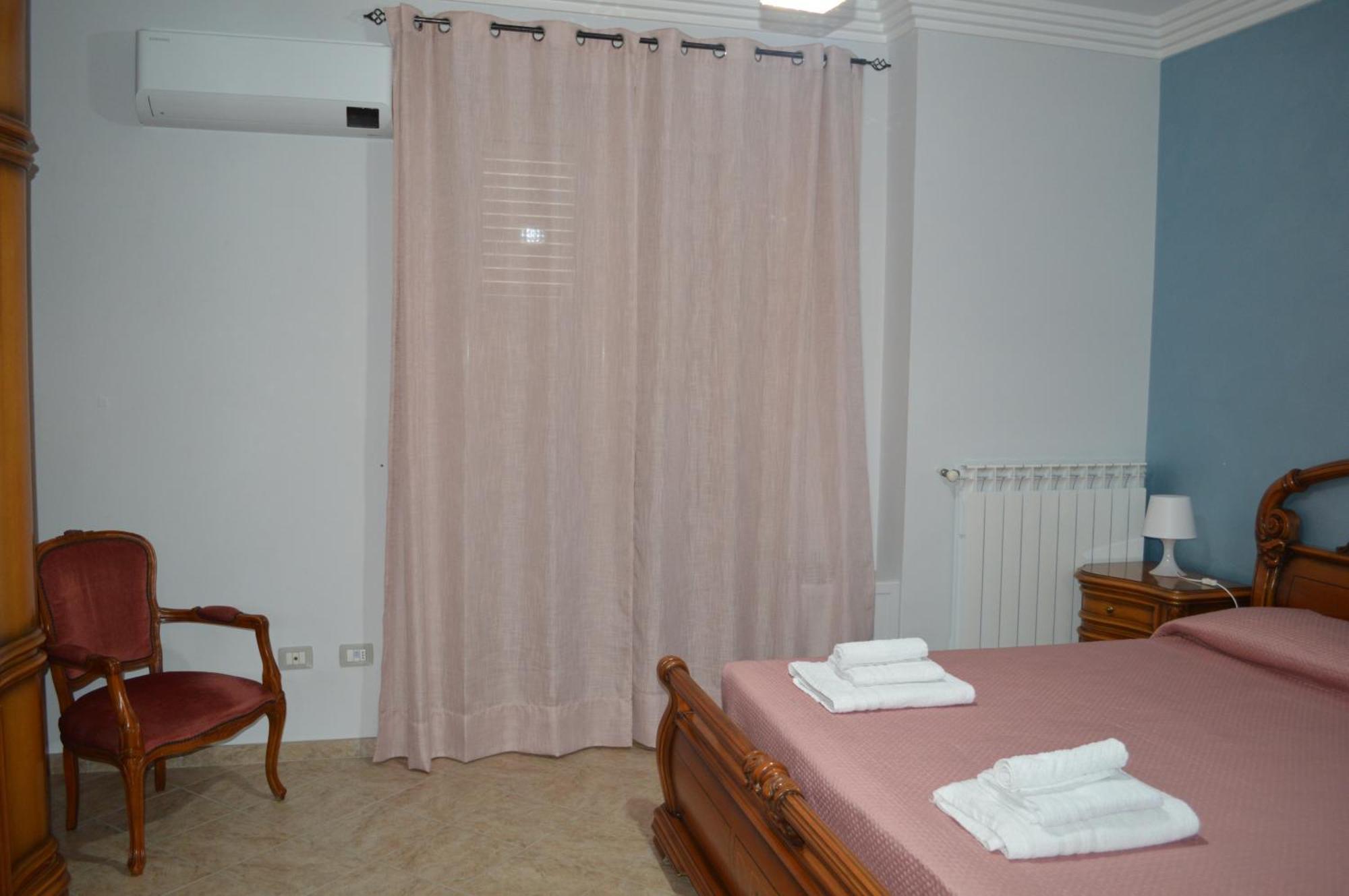 Apartamento Al Cortile Del Pozzo Delia Exterior foto